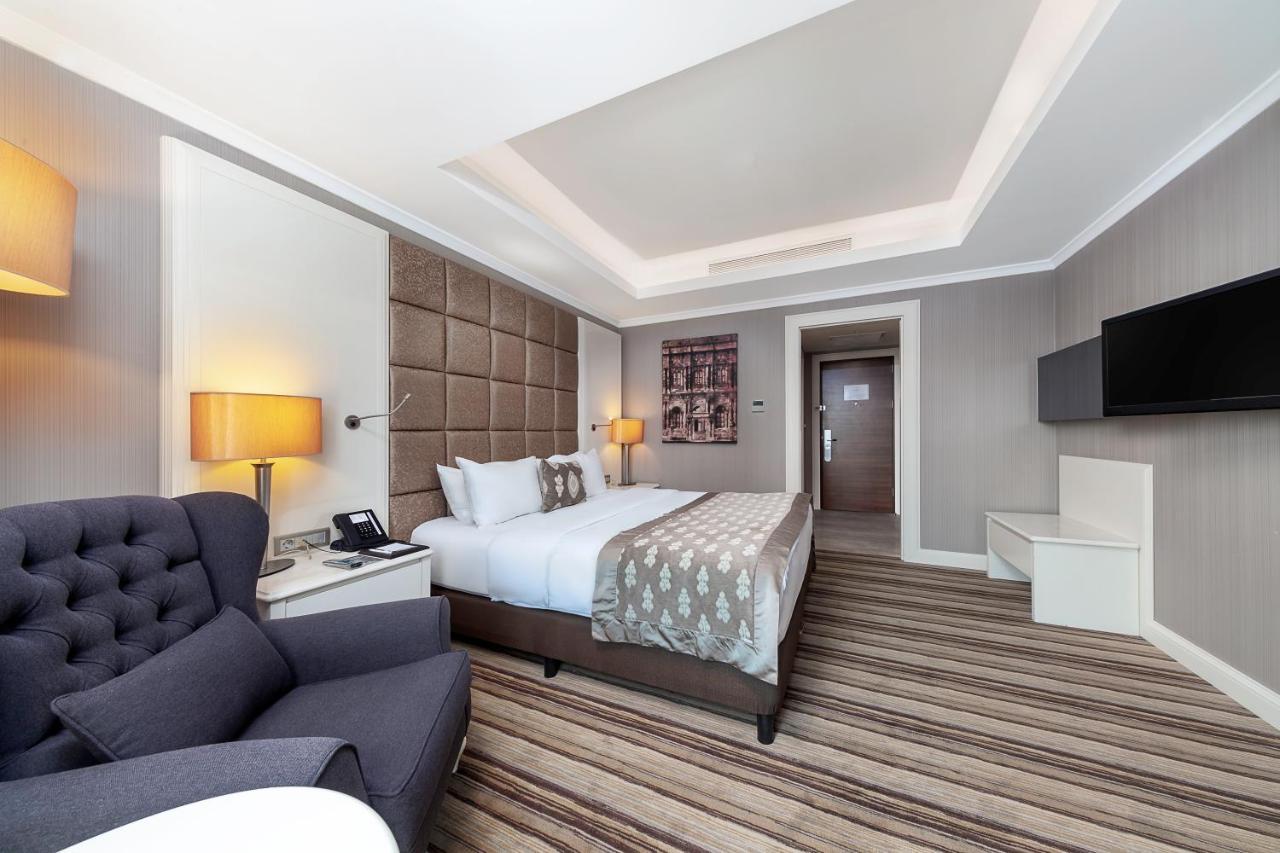 Dedeman Bostanci Istanbul Hotel & Convention Center Экстерьер фото A room at the hotel