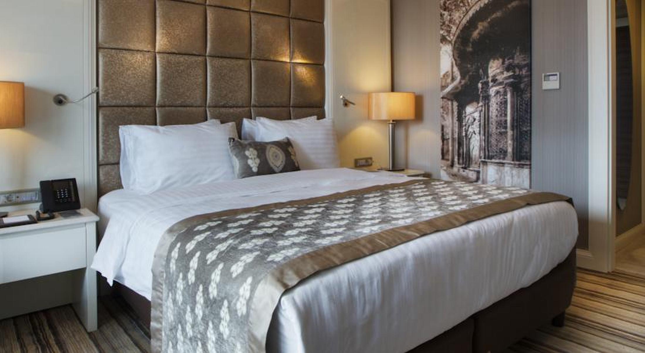 Dedeman Bostanci Istanbul Hotel & Convention Center Экстерьер фото A bed runner