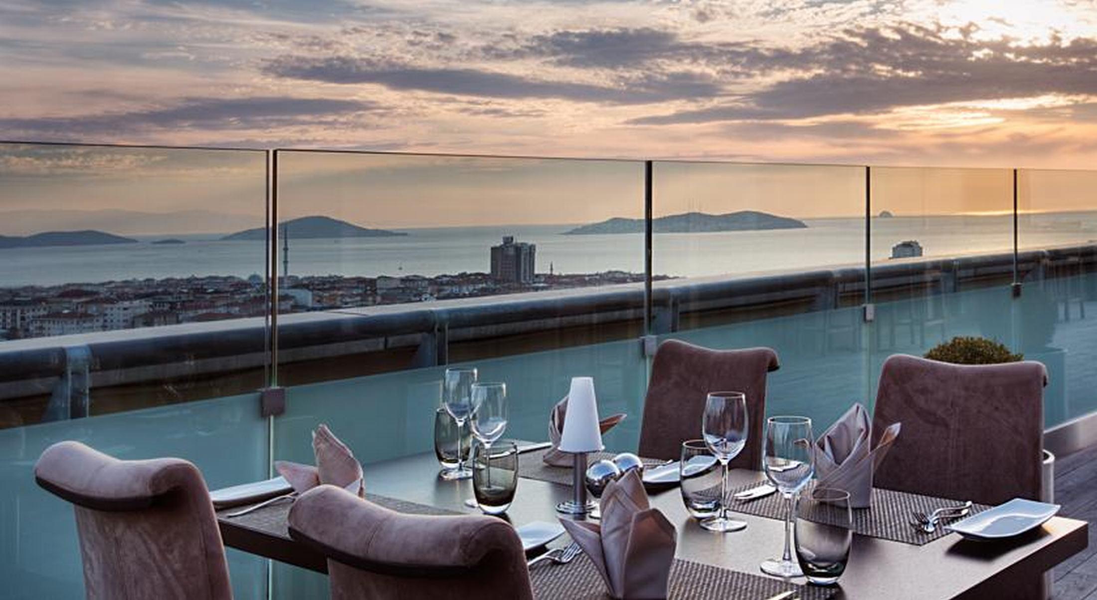 Dedeman Bostanci Istanbul Hotel & Convention Center Экстерьер фото View from the restaurant
