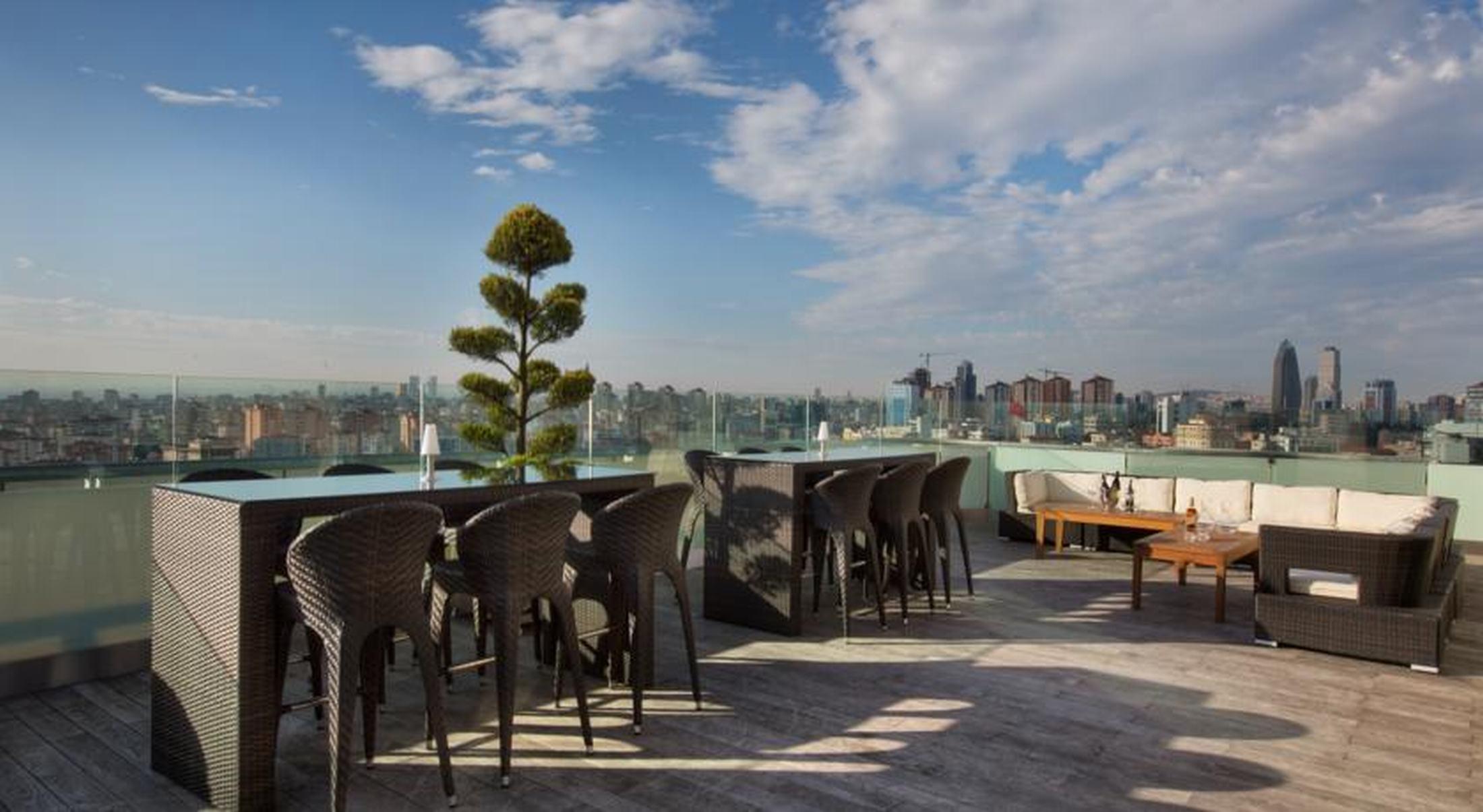 Dedeman Bostanci Istanbul Hotel & Convention Center Экстерьер фото The rooftop bar at the Standard East Village