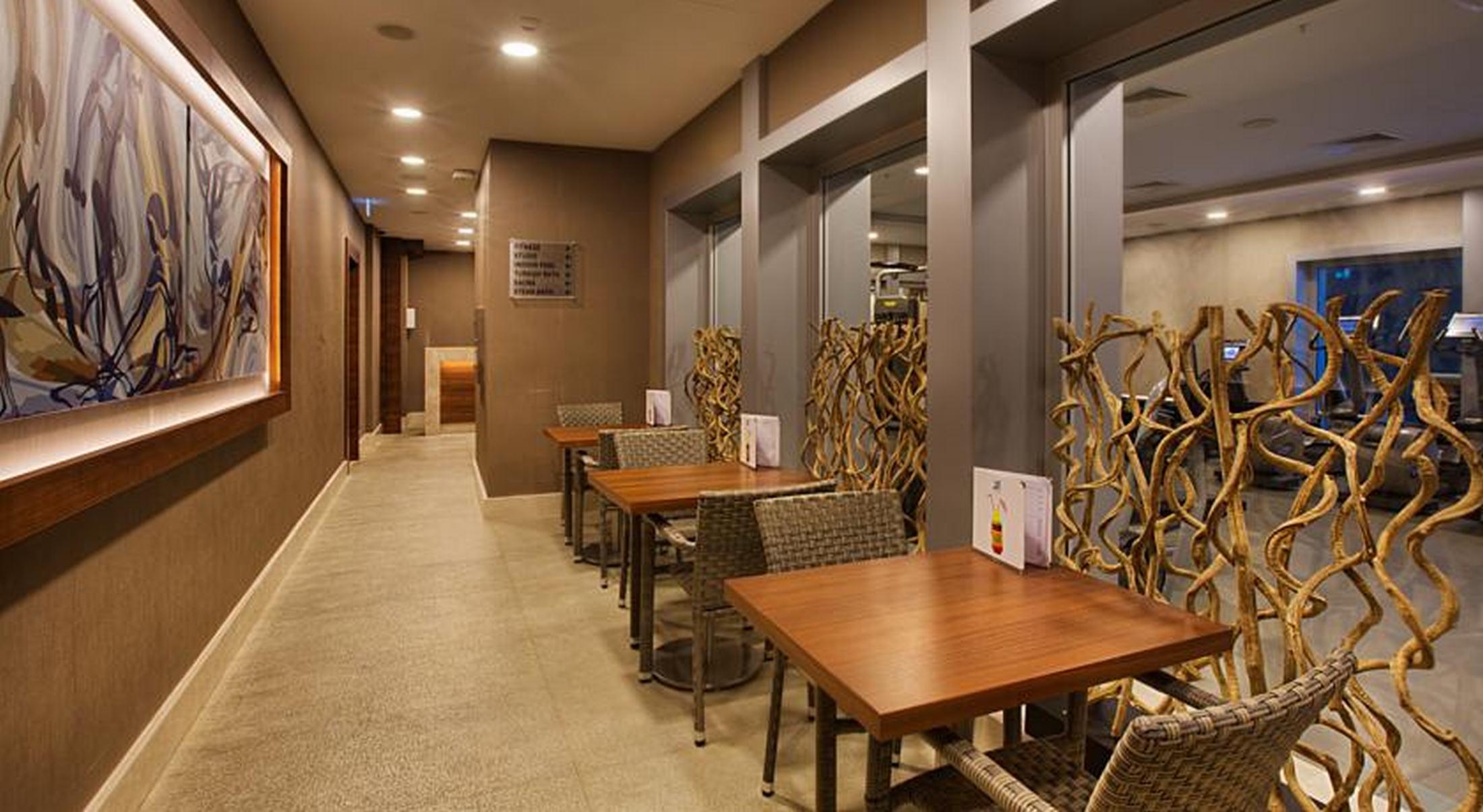 Dedeman Bostanci Istanbul Hotel & Convention Center Экстерьер фото The lounge at the airport
