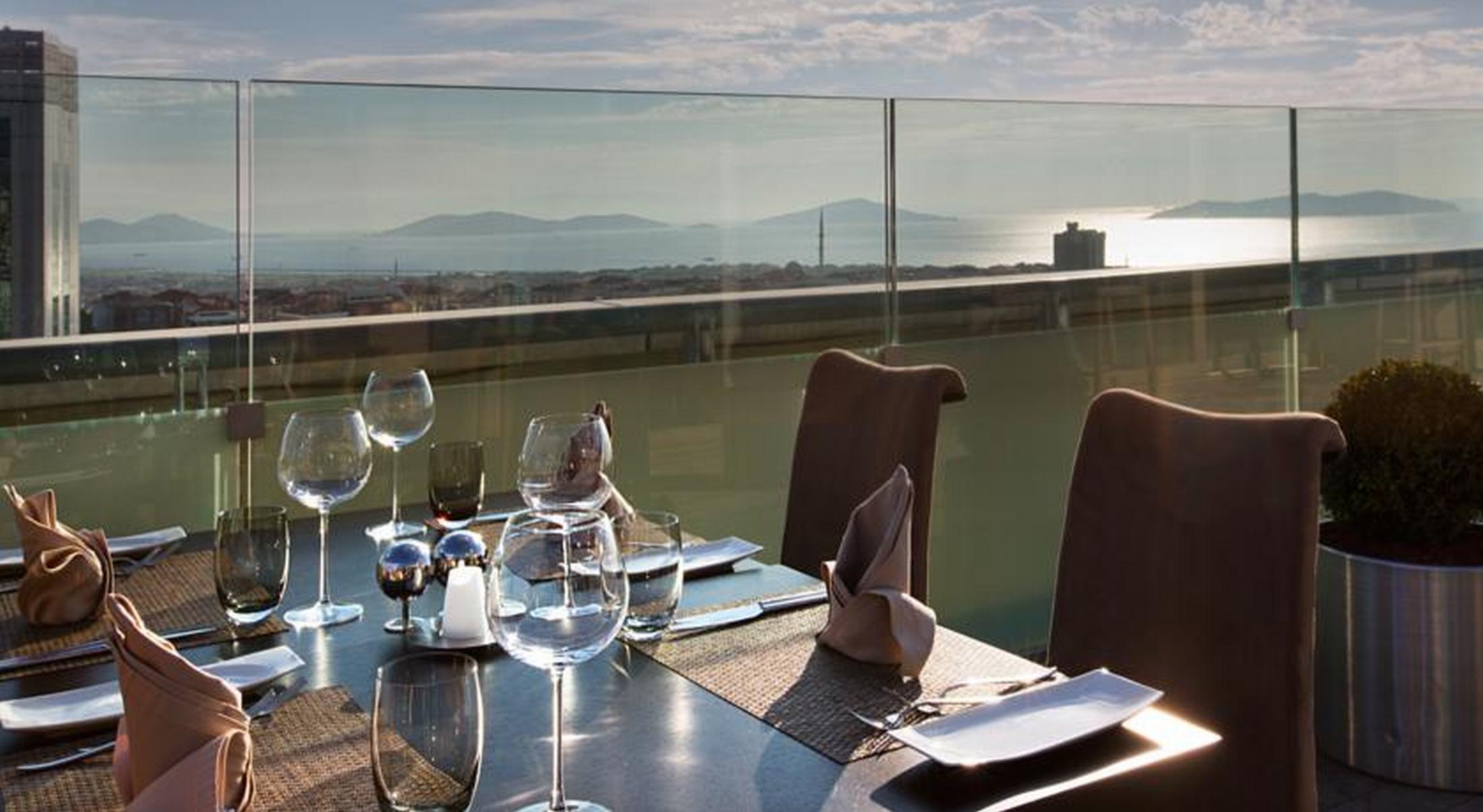 Dedeman Bostanci Istanbul Hotel & Convention Center Экстерьер фото View from the restaurant