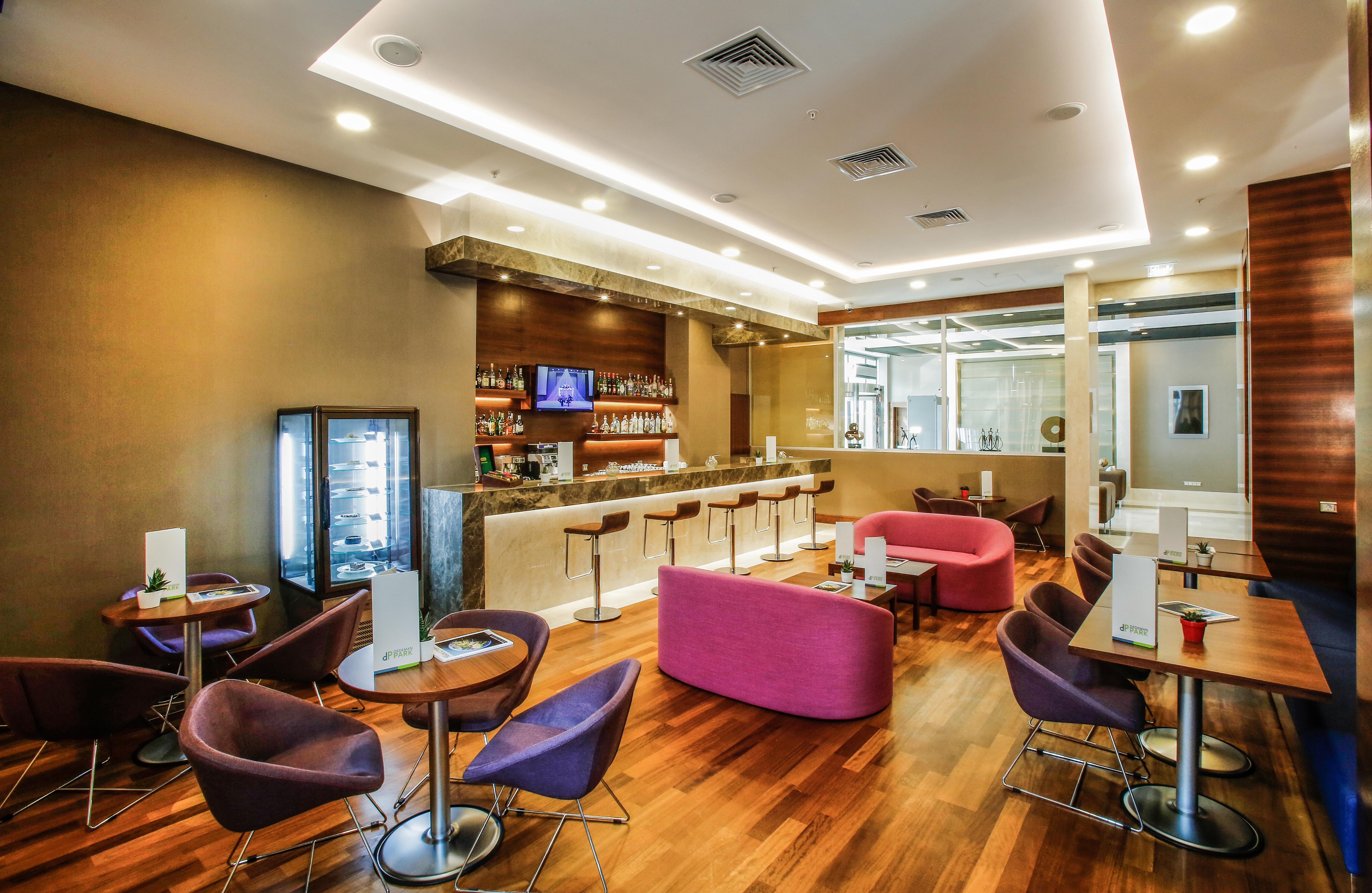 Dedeman Bostanci Istanbul Hotel & Convention Center Экстерьер фото The lounge at the airport